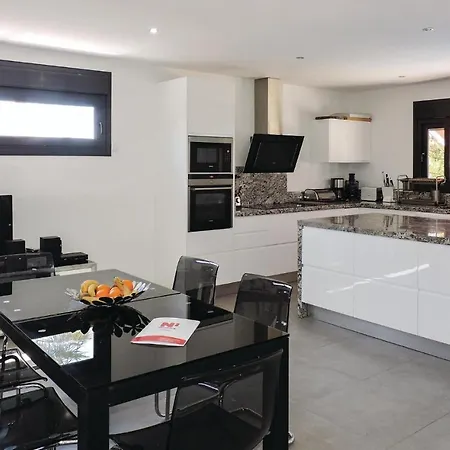 Holiday home Stunning In Miami Platja With Swimming Pool