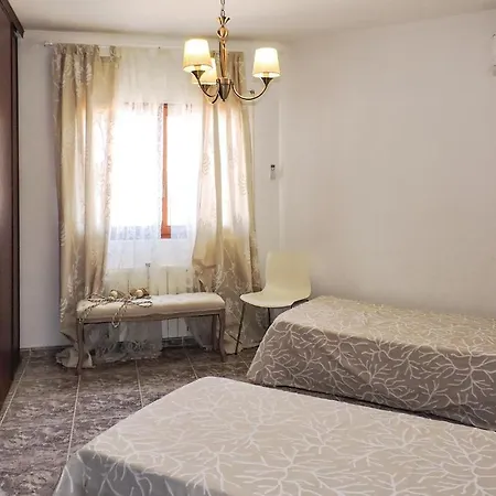 Holiday home Stunning In Miami Platja With Swimming Pool